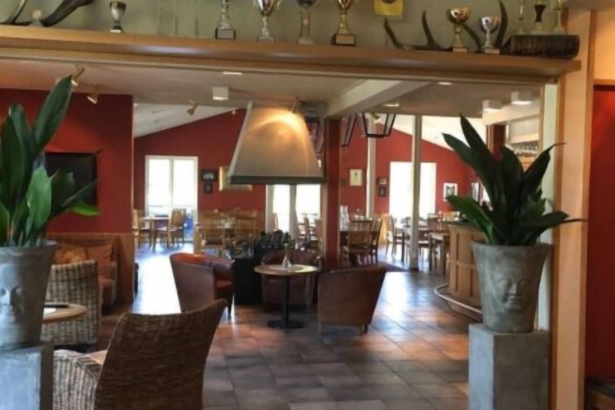 breakfast, lunch, dinner served; local cuisine