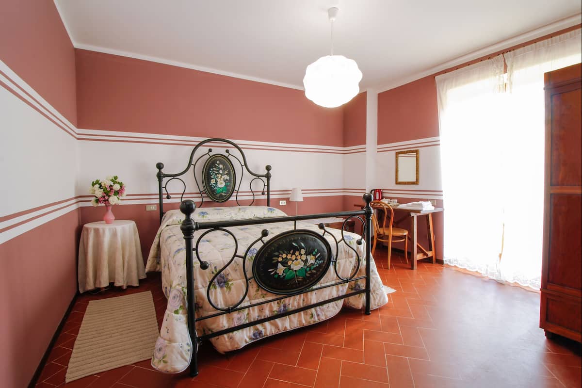 Superior tweepersoonskamer, 1 kingsize bed, balkon (1) | Luxe beddengoed, een bureau, geluiddichte muren, gratis wifi