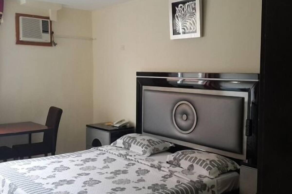 In-room safe, desk, blackout drapes, soundproofing