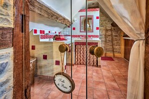 Junior Suite | Bathroom sink