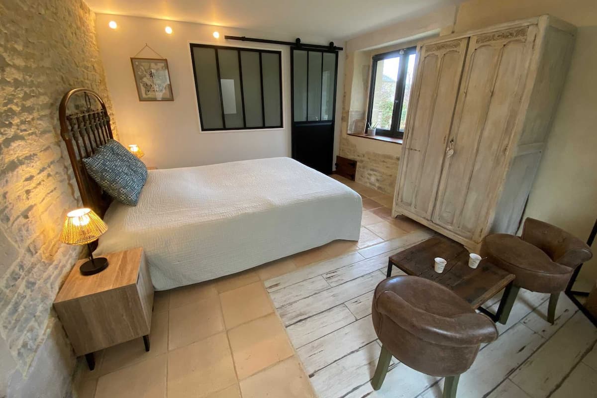 Double Room | Desk, blackout drapes, free cribs/infant beds, travel crib
