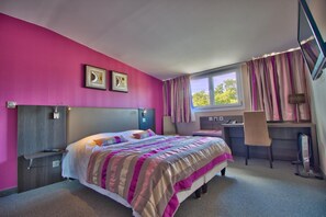 Individuelt dekorert, individuelt innredet, skrivebord og lydisolert