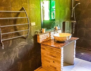 Deluxe Studio, Partial Ocean View | Bathroom - Samui Green Palm Resort (Koh Samui)
