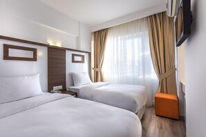 Minibar, caja de seguridad en la habitación, escritorio y wifi gratis 