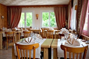 Petit déjeuner continental servi tous les jours en supplément