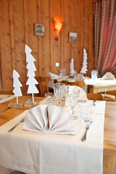 Logis Hôtel les Arobiers