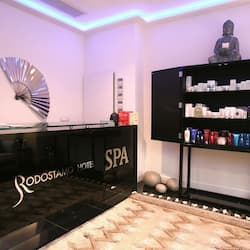Couples treatment rooms, sauna, hot tub, steam room, body treatments