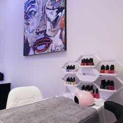 Couples treatment rooms, sauna, hot tub, steam room, body treatments