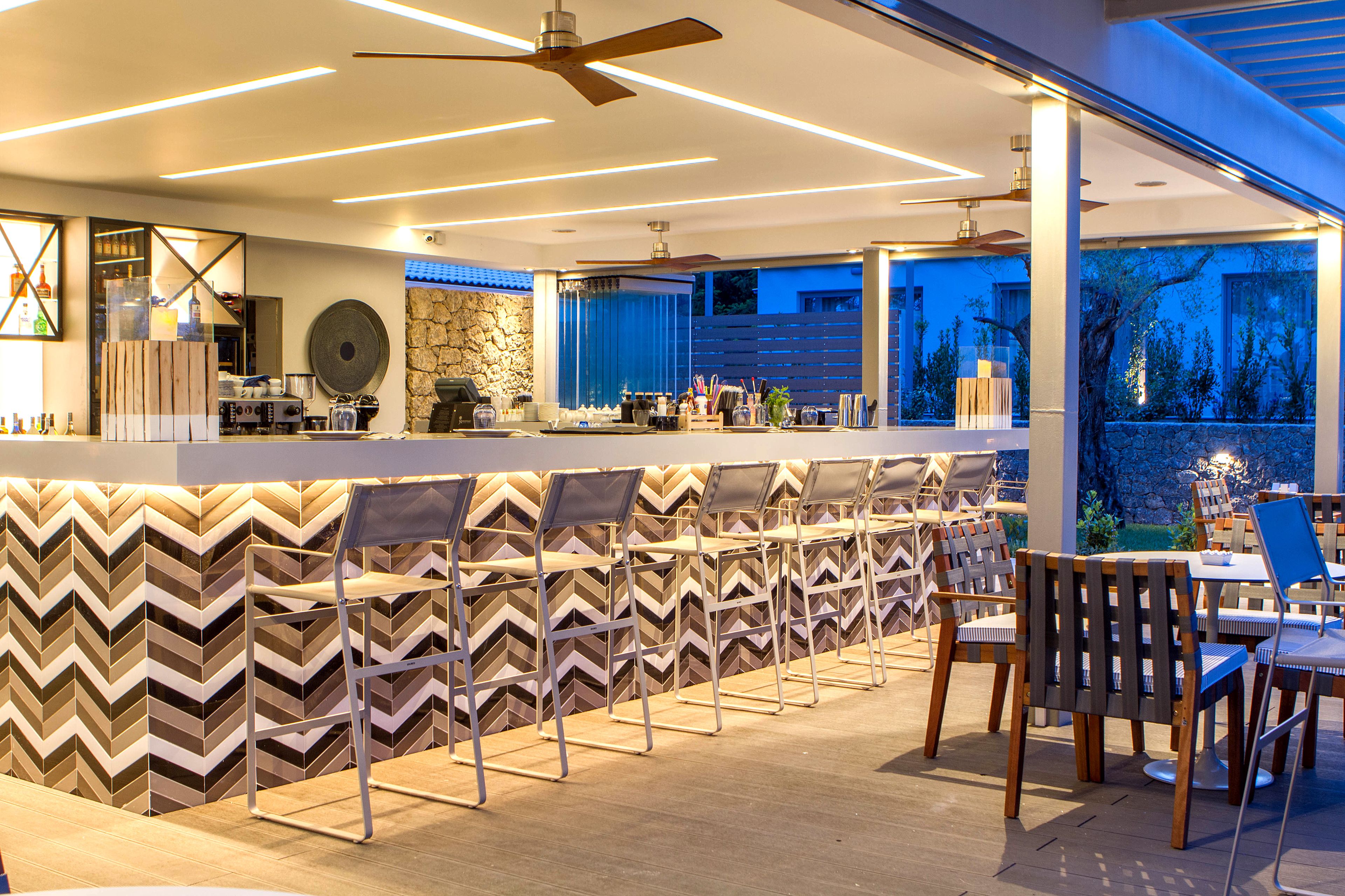 Poolside bar