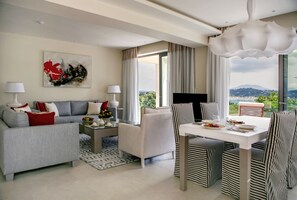 Panoramic Villa, 2 Bedrooms, Private Pool, Bay View | Egyptian cotton sheets, premium bedding, in-room safe, desk