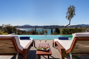 全景别墅, 2 间卧室, 私人游泳池, 海湾景观 | 埃及棉床单、高档床上用品、客房内保险箱、办公桌