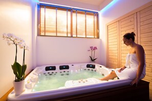 Couples treatment rooms, sauna, hot tub, steam room, body treatments - Rodostamo Hotel & Spa - Adults friendly (Corfu)