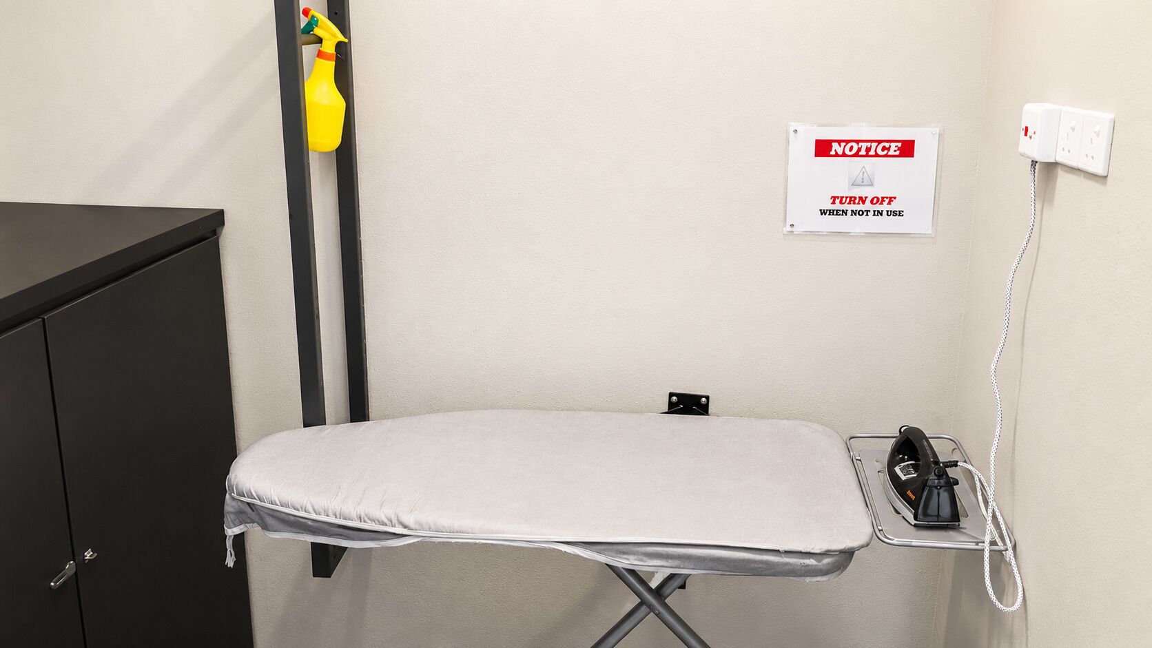 Iron/ironing board