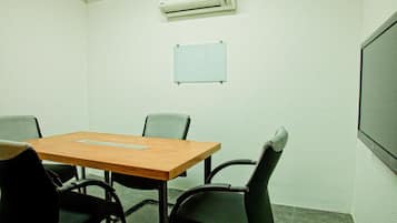 Coffee/tea maker, electric kettle