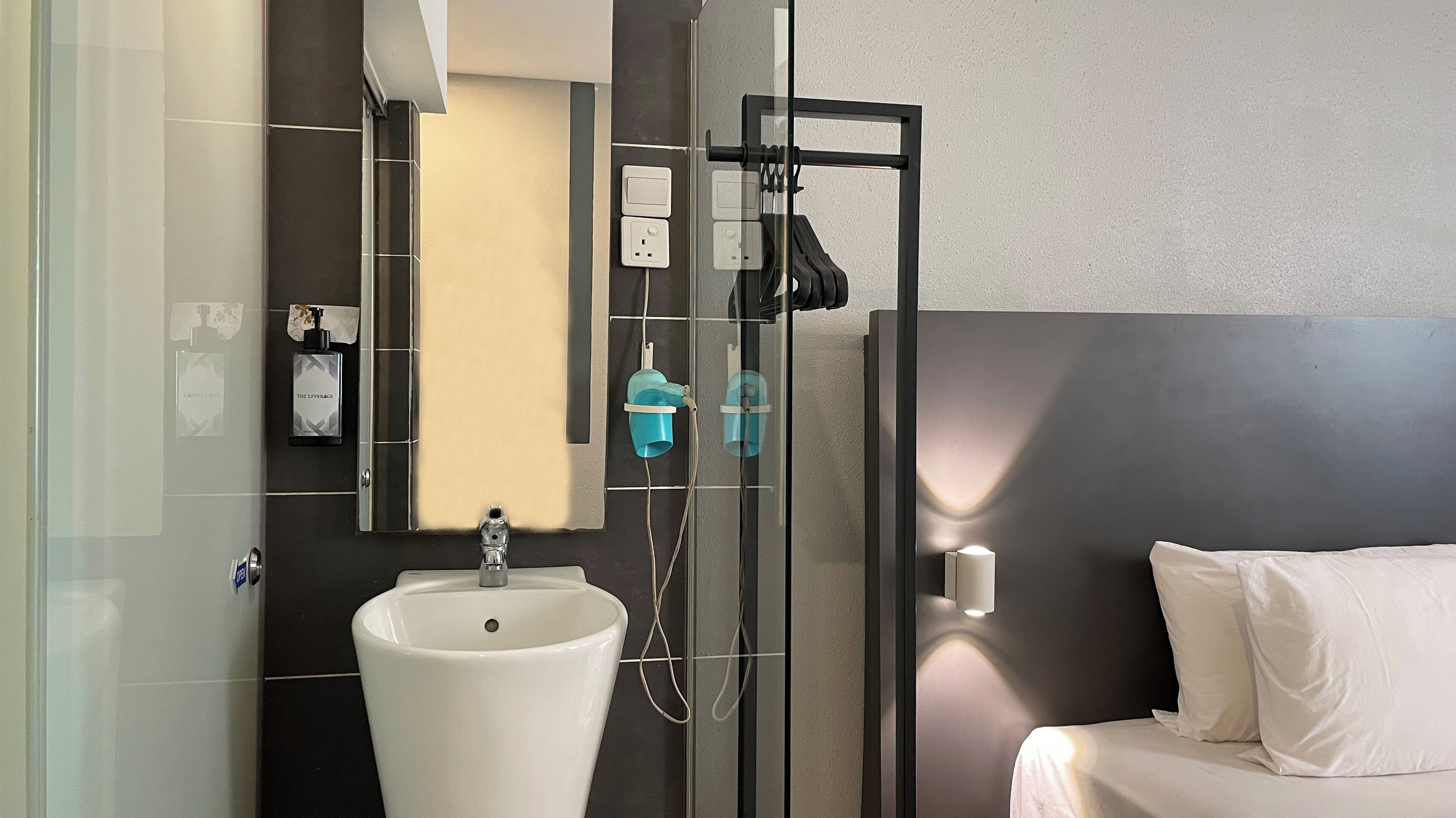 1 bedroom, in-room safe, desk, free wifi