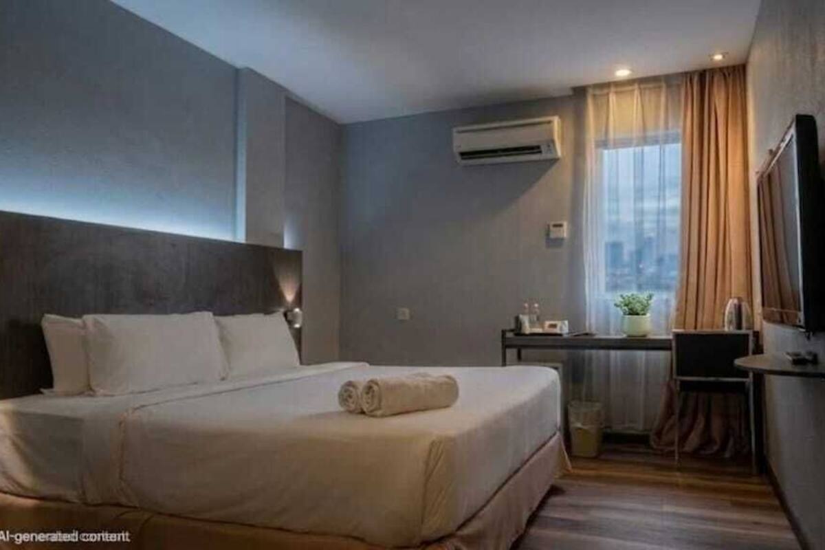 Superior Double Room, 1 King Bed, Accessible | Desk, free WiFi, wheelchair access