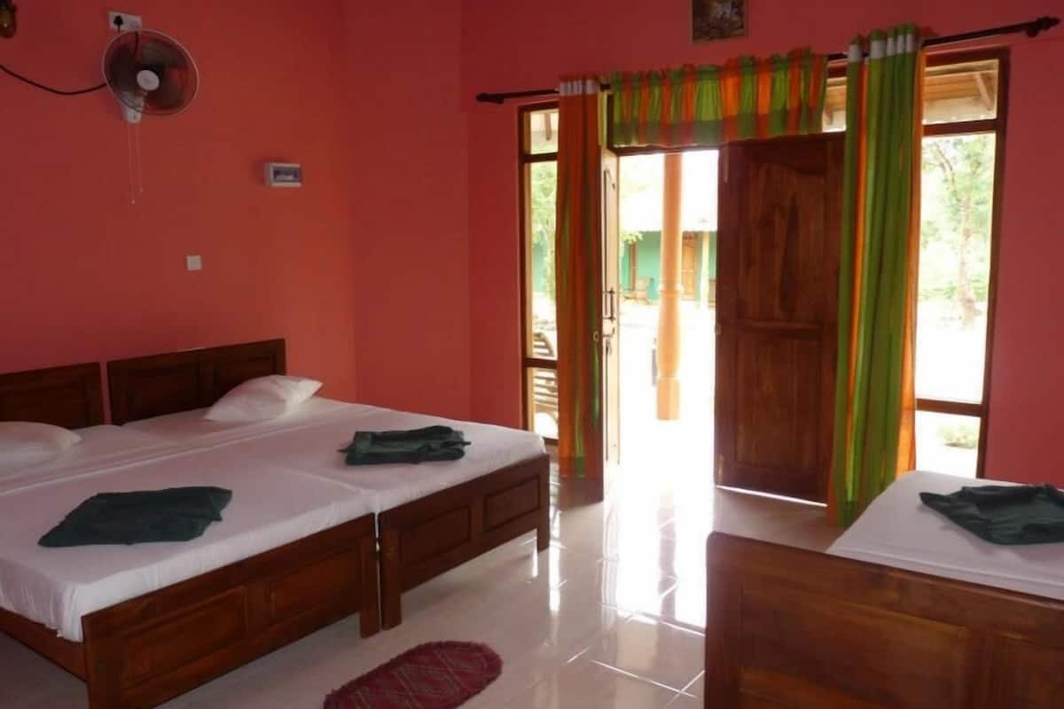 classic cottage | 1 bedroom, individually furnished, desk