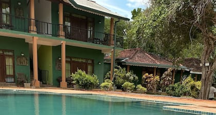 Melrose Villas