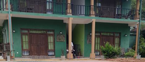 Fachada de la propiedad