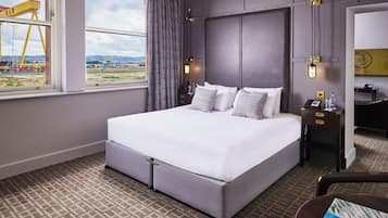 Suite, 1 King Bed | Premium bedding, in-room safe, desk, laptop workspace