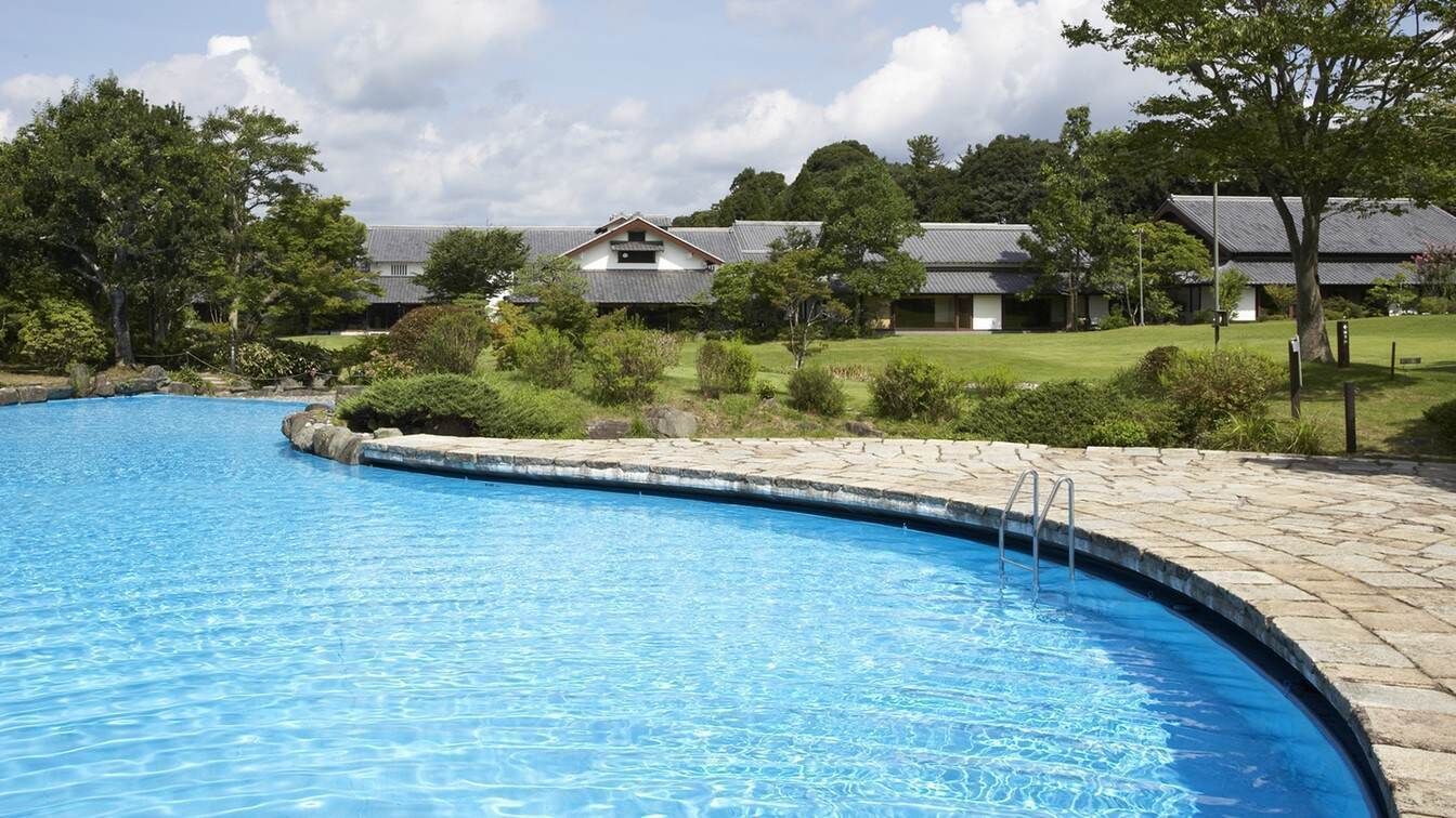 Alberca al aire libre por temporada 