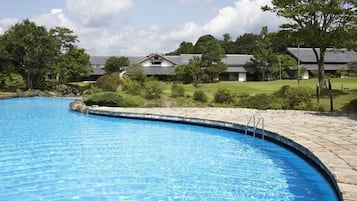 Seasonal outdoor pool