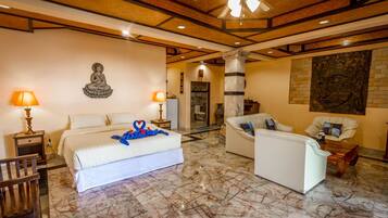 Family Beach Suite | Minibar, free WiFi, bed sheets