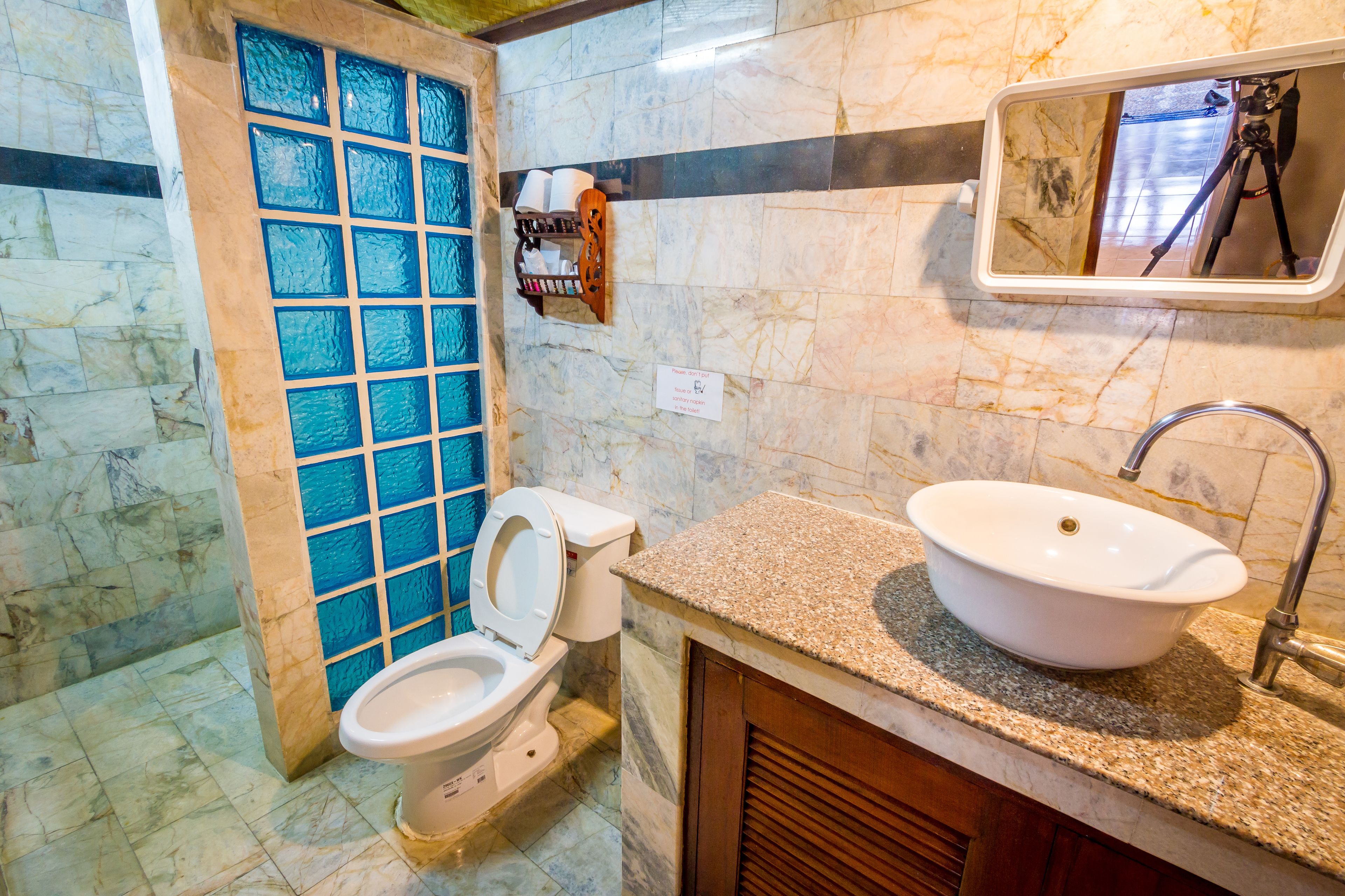 garden deluxe bungalow  | bathroom | shower, free toiletries, hair dryer, towels
