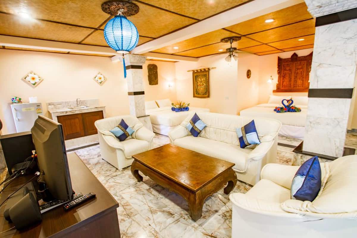 Family Pool Suite  | Minibar, WiFi (free), bed sheets