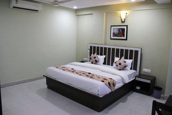 Standard Double or Twin Room, 1 Double Bed, Private Bathroom