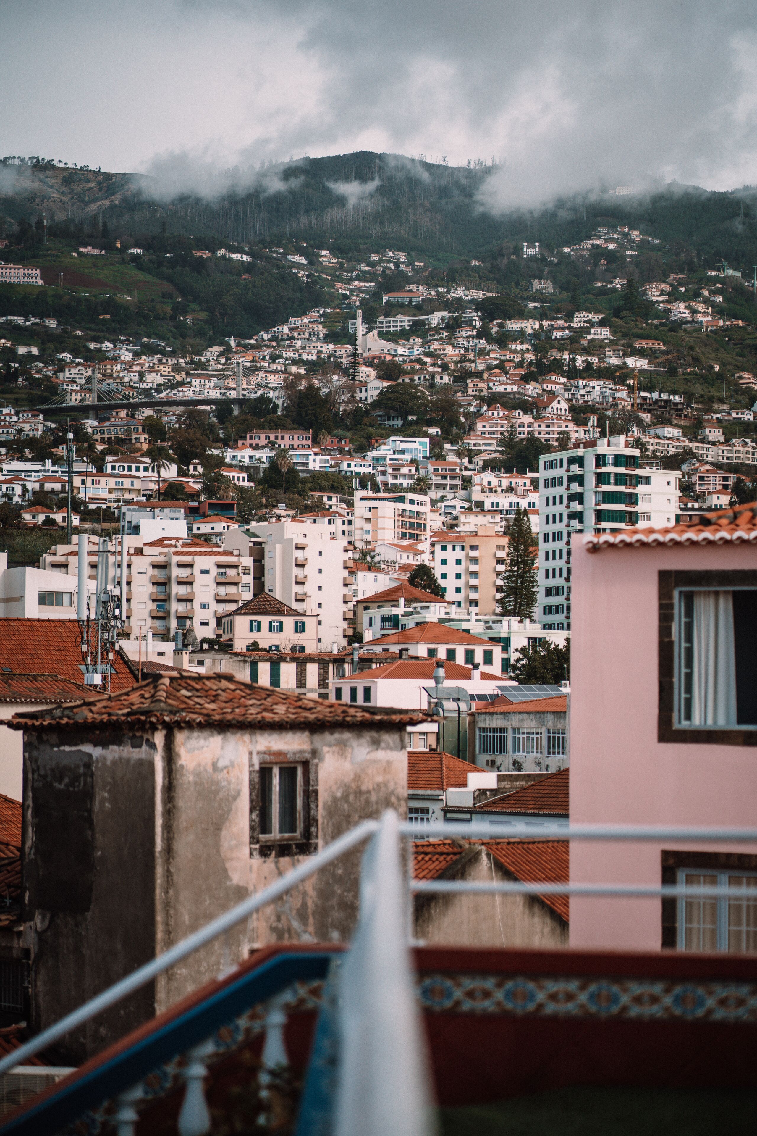 deluxe twin room | down duvets, in-room safe, blackout curtains, soundproofing