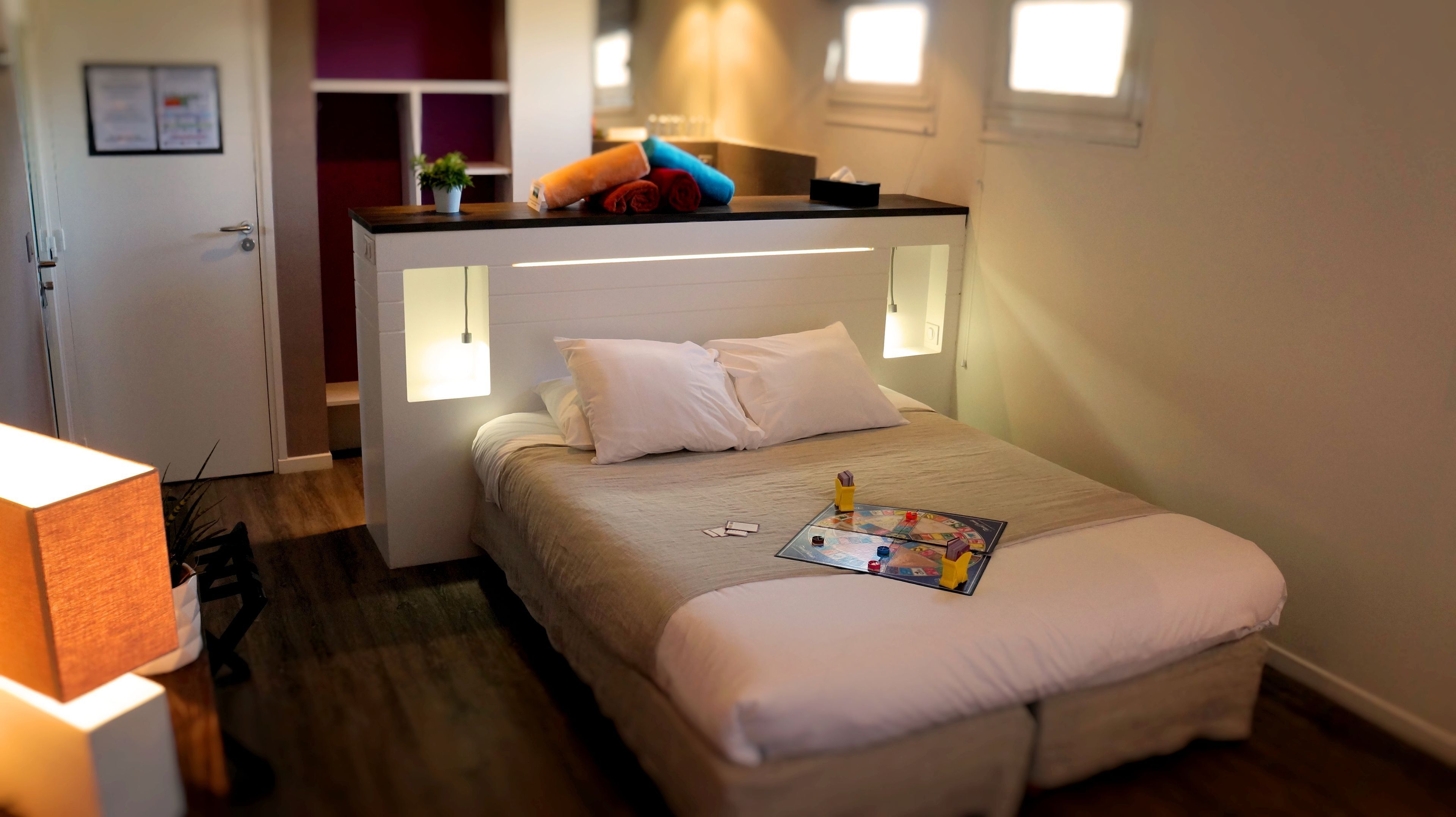 Premium bedding, free cots/infant beds, free WiFi, bed sheets