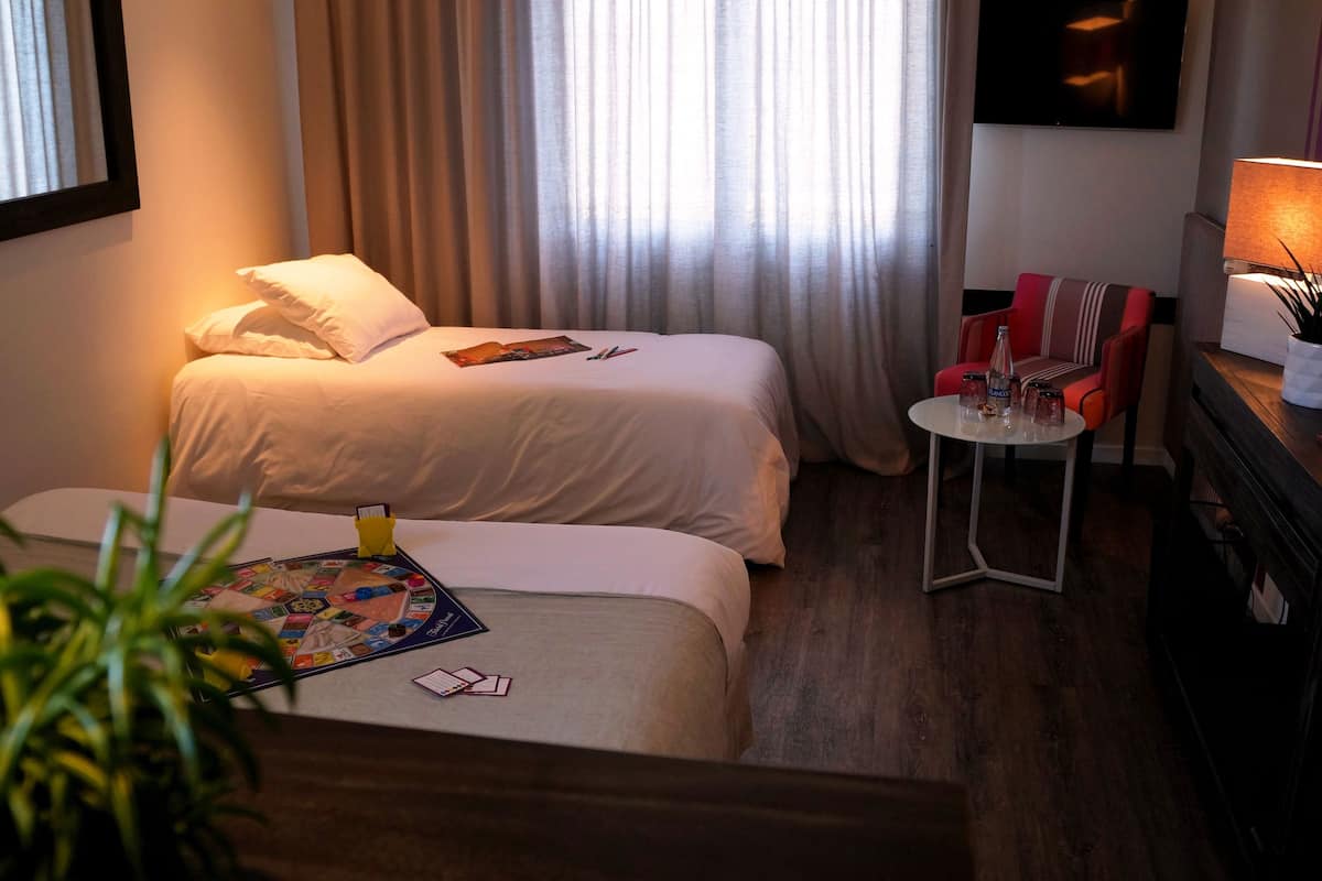 family room | 1 bedroom, premium bedding, free cots/infant beds, free wifi