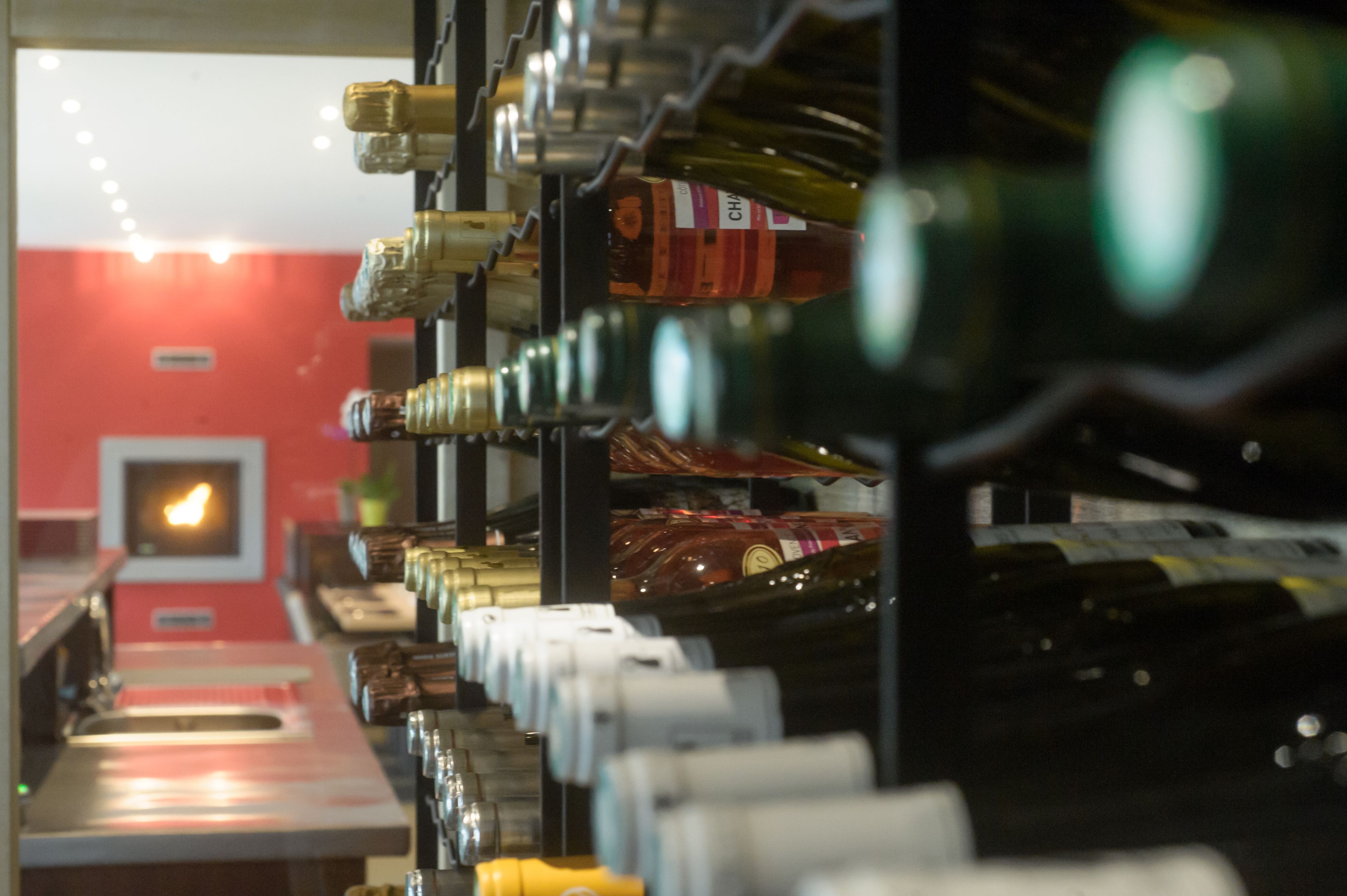 lunch, dinner served; french cuisine, garden views