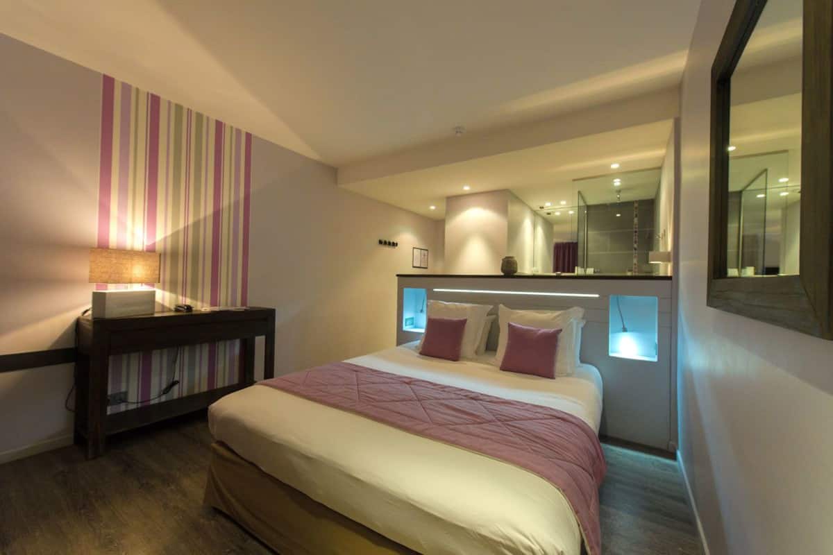 Ropa de cama de alta calidad, cunas gratuitas y wifi gratis 