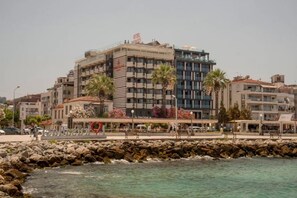 Front of property - Derici Hotel (Kusadasi)