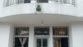 Fachada de la propiedad