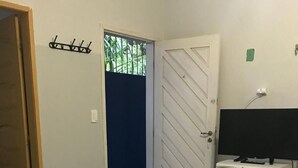 Minibar, wi-fi (inkludert) og sengetøy