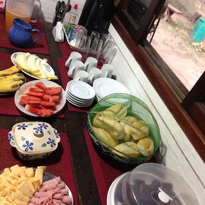 Free daily continental breakfast