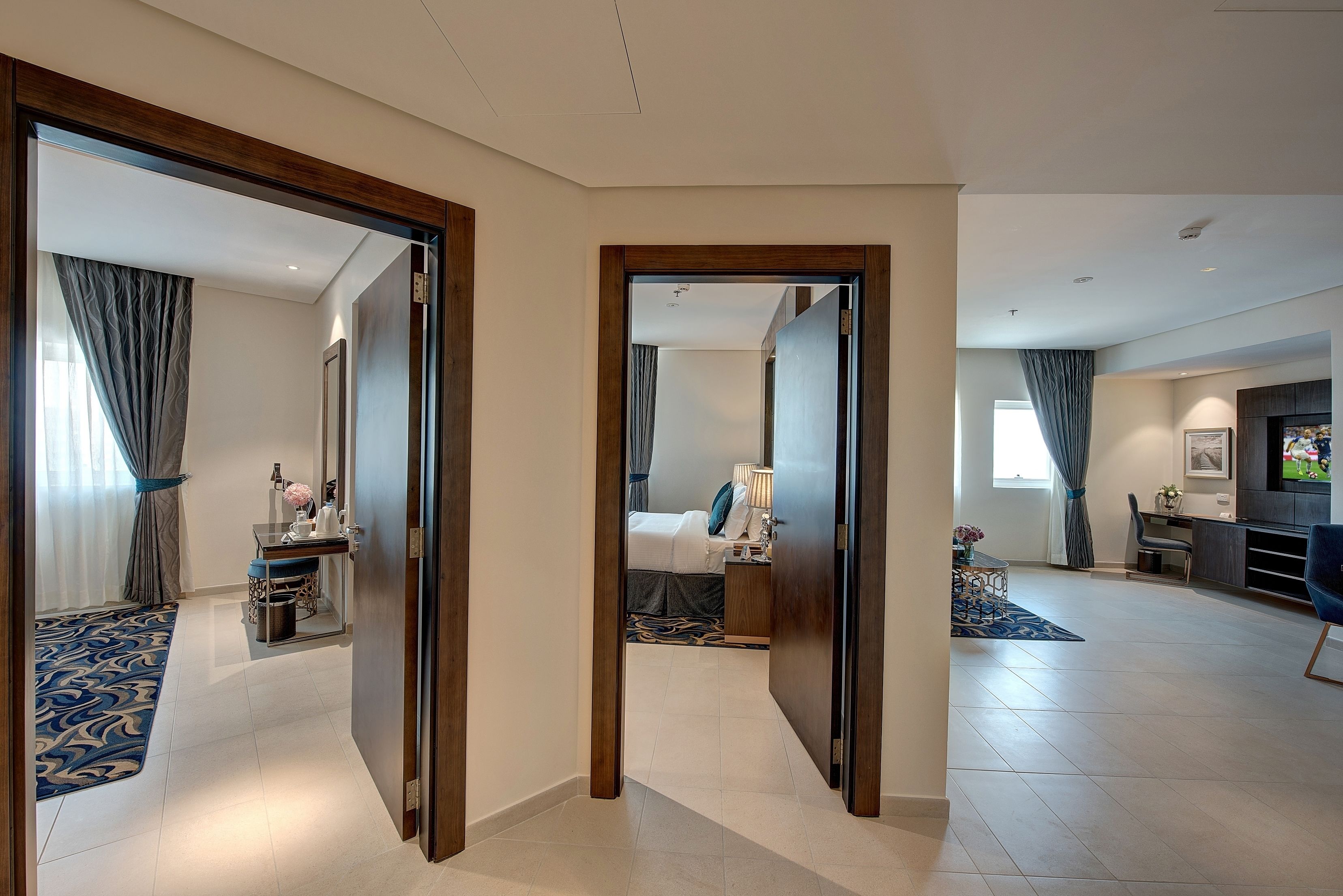 Flat-screen TV, fireplace