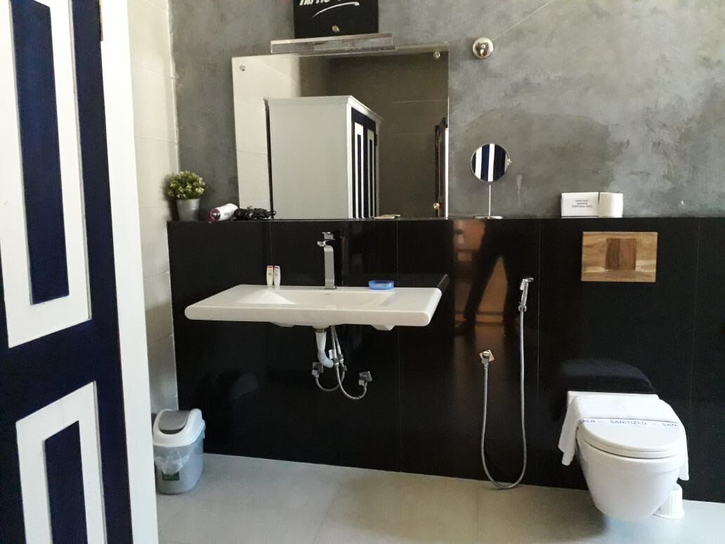 deluxe apartment | premium bedding, minibar, in-room safe, desk