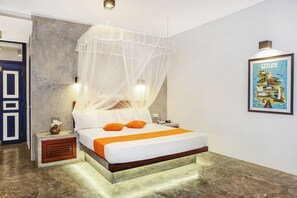 Phòng đôi Deluxe, quang cảnh biển | Bộ đồ giường cao cấp, minibar, két bảo mật tại phòng, bàn