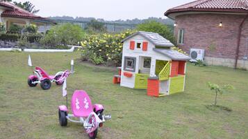 Area giochi per bambini (all'aperto)