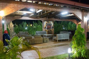 3 bars/lounges - Résidence N'Keni (Gamboma)