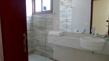 Apartment | Bathroom | Shower, free toiletries, towels