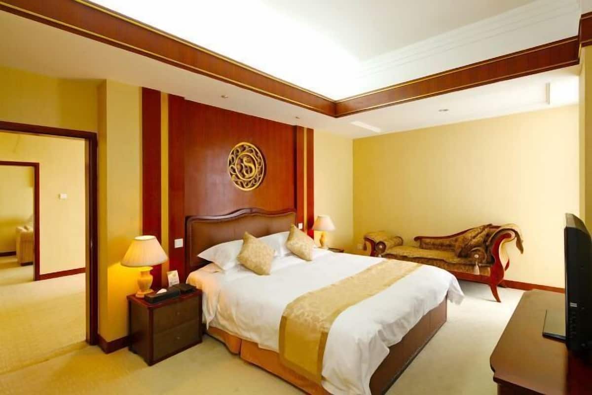 In-room safe, desk, blackout drapes, iron/ironing board (on request)