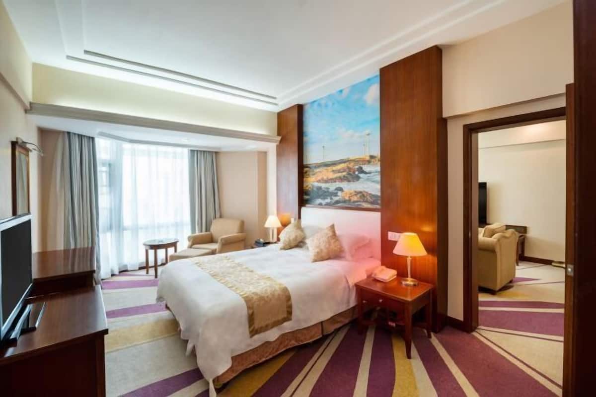 In-room safe, desk, blackout drapes, iron/ironing board (on request)