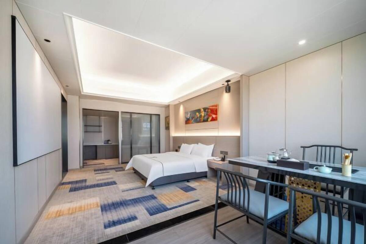 迷你吧、客房內保險箱、書桌、遮光布/窗簾