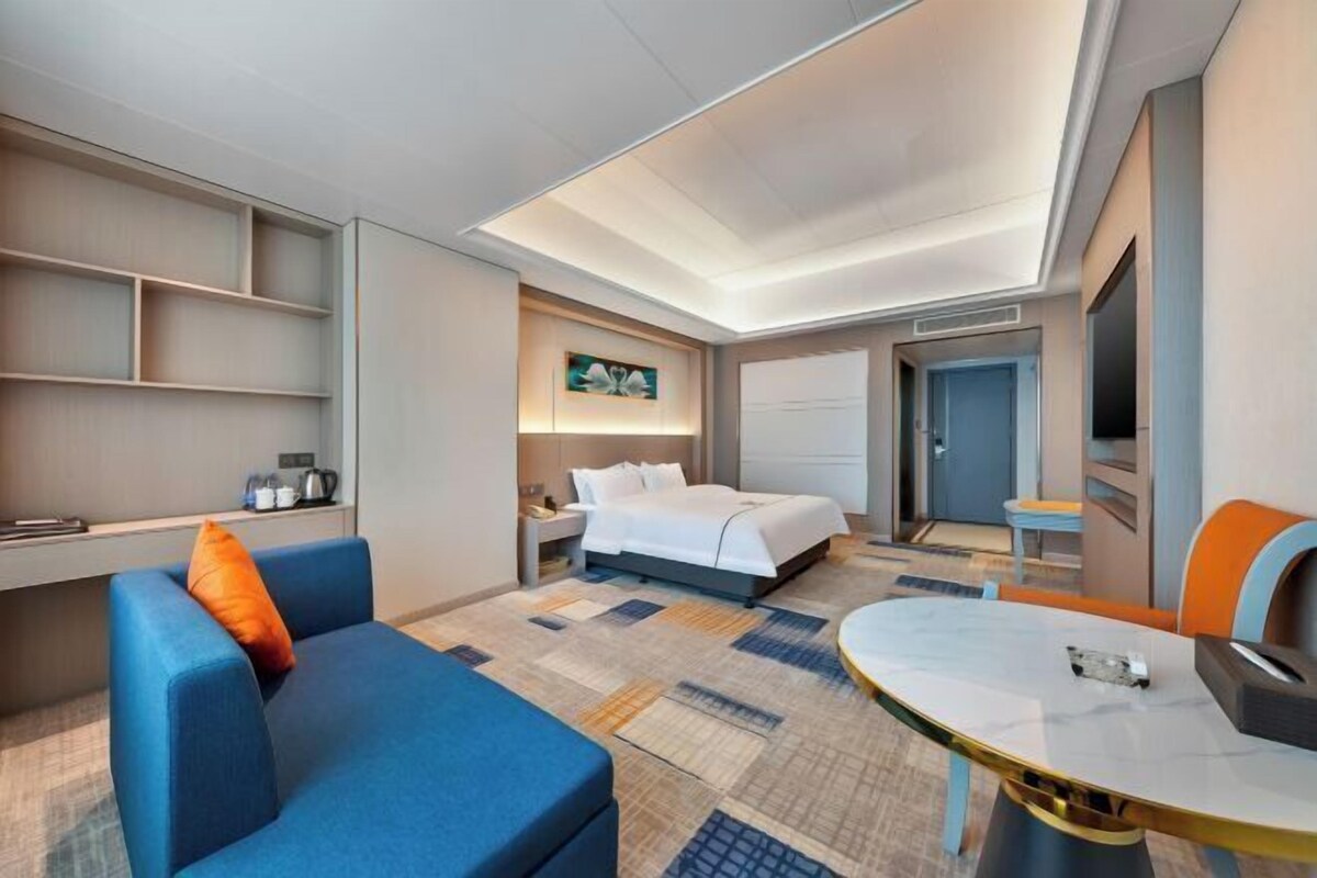 Minibar, in-room safe, desk, blackout drapes