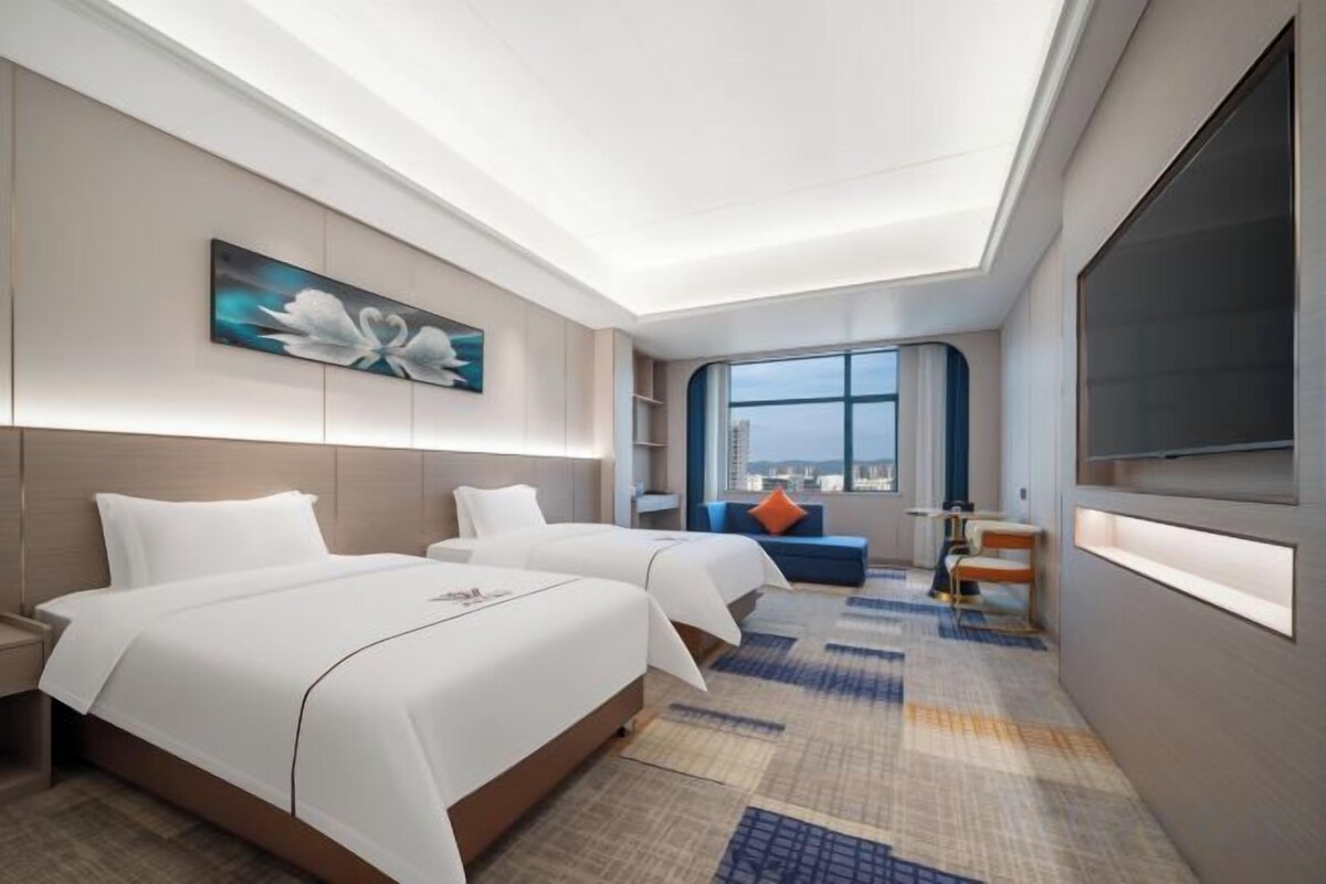Minibar, in-room safe, desk, blackout drapes